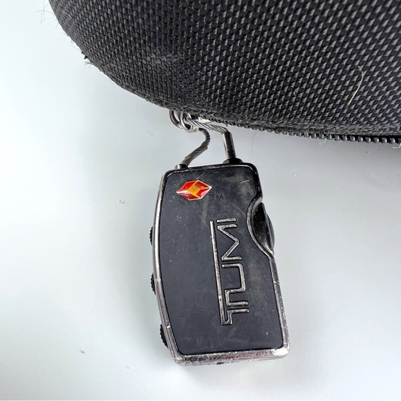 TUMI BLK UPRIGHT ROLLING EXPANDABLE +GARMENT SLEEVE #22034D4-CARRYON - Picture 11 of 16